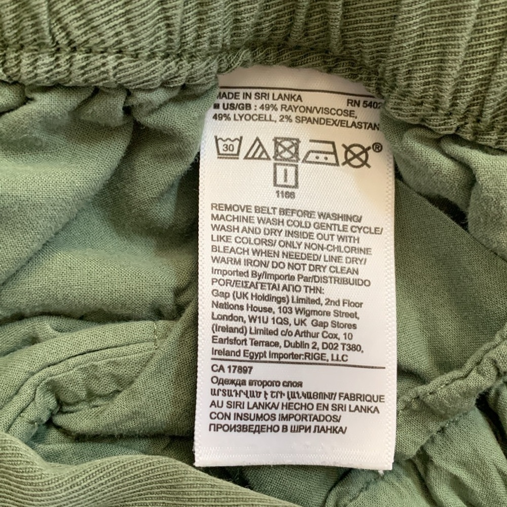 Banana Republic Green Women's Shorts - Picture 3 of 5